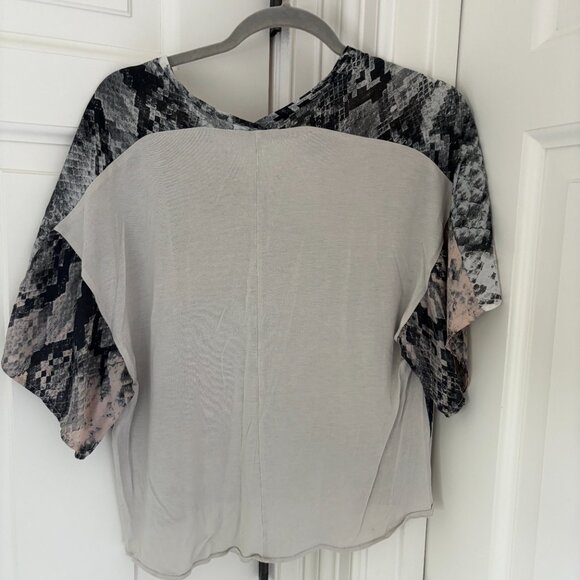Zara Pink and Gray Snake print top - Picture 2 of 3